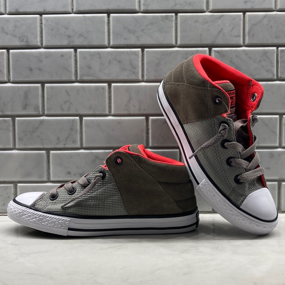 Converse all star grey and red. US size 3